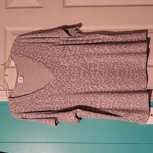 V-neck boutique t-shirt